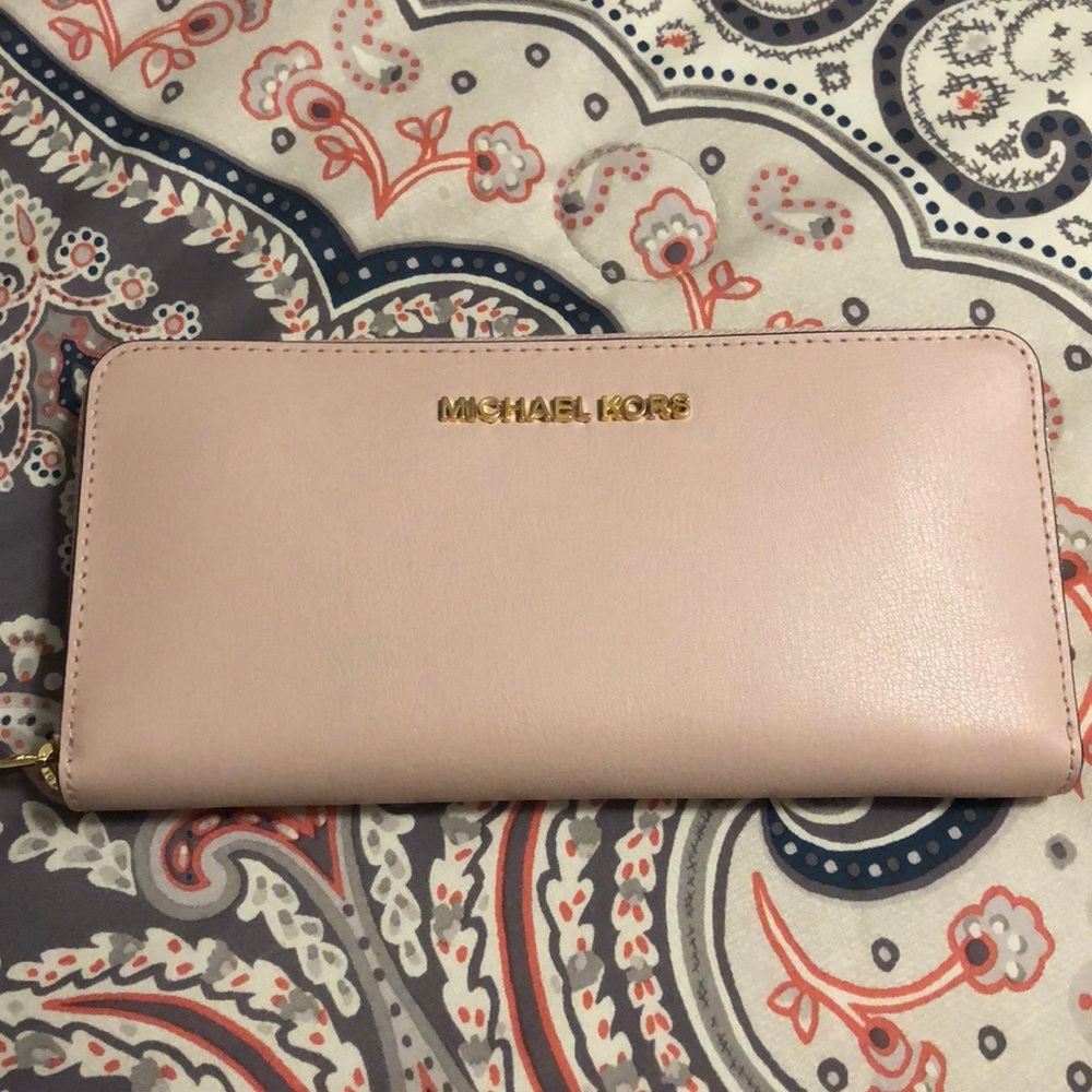 Michael Kors pink wallet